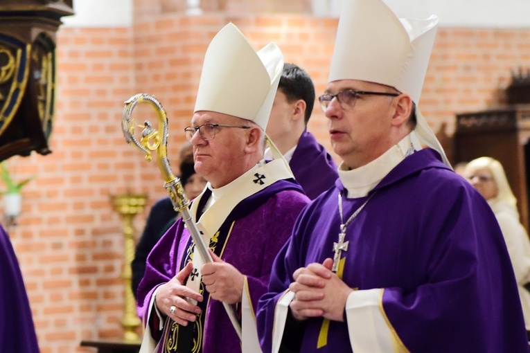 Msza św. za zmarłych biskupów i kanoników