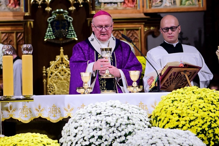 Msza św. za zmarłych biskupów i kanoników