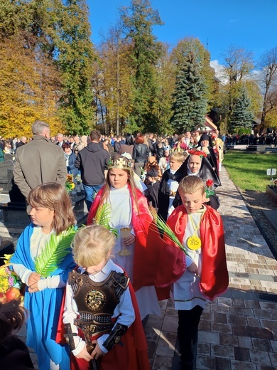 Orszak świętych w Łososinie Górnej