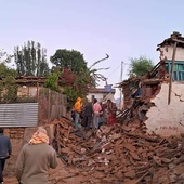 Nepal. Ponad 140 ofiar kolejnego trzęsienia ziemi