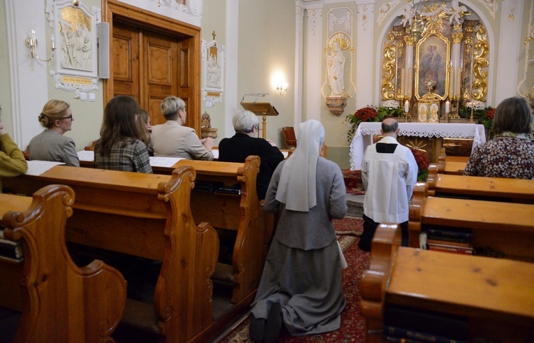 Herbatki w klasztorze z kobietami Starego Testamentu