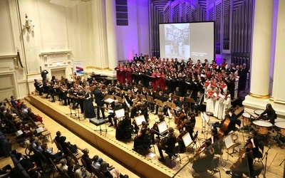 W Filharmonii Krakowskiej odbył się koncert charytatywny "Święty - przekażcie to dalej"