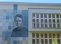 Tychy. Odsłonięto mural Marii Skłodowskiej-Curie