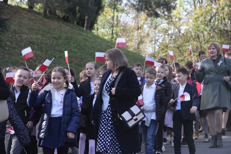 Rożnów. Polska Niepodległa patronem szkoły