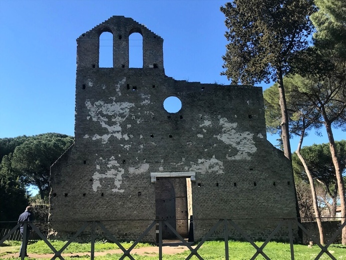 Rzym. Szkielet przy via Appia Antica