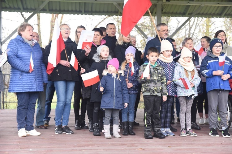 Patriotycznie w Dołach 