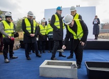 Toruń: Wmurowano kamień węgielny pod budowę Europejskiego Centrum Filmowego Camerimage