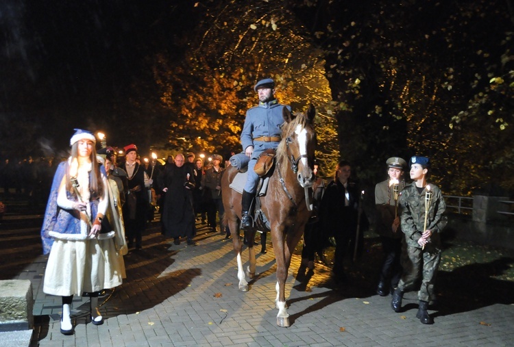 Wojakowa. Inscenizacja patriotyczna młodzieży