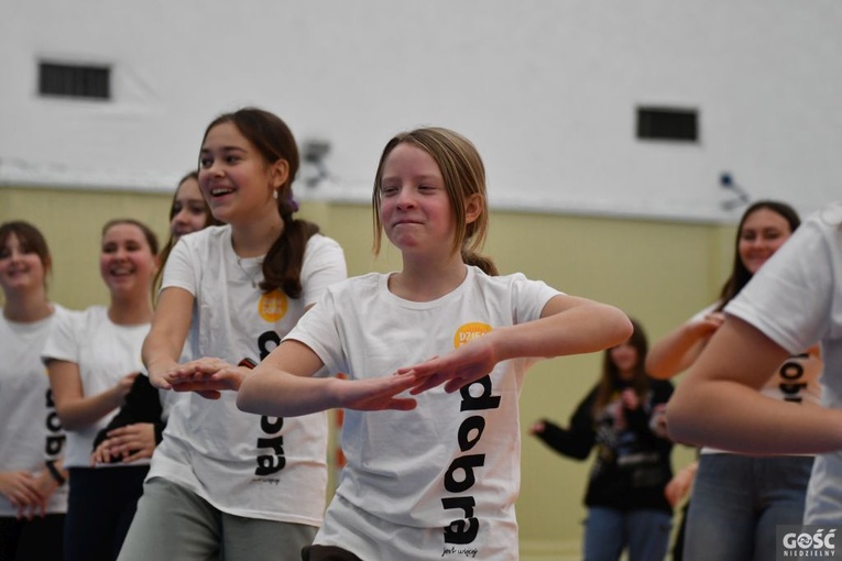 Międzypokoleniowa zumba w Zielonej Górze
