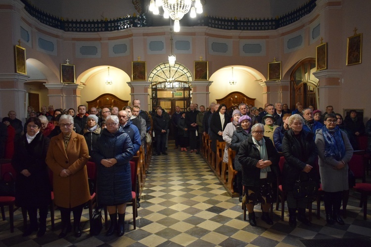 Wspólna modlitwa w kościele Ducha Świętego.