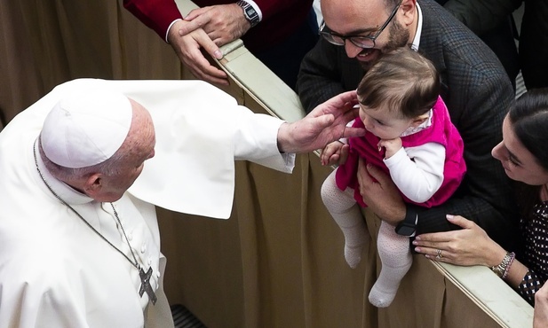 Papież: żadna wojna nie jest warta łez dzieci