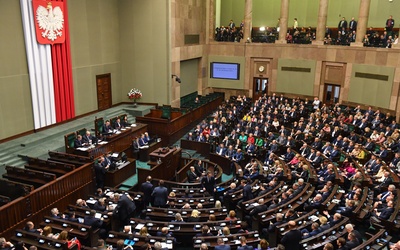 Sejm: burzliwa debata nad projektem ws. finansowania in vitro z budżetu