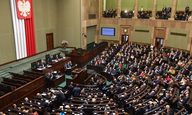 Sejm: burzliwa debata nad projektem ws. finansowania in vitro z budżetu