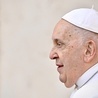 Papież o tygodnikach katolickich: nie dajcie się zniekształcić krzykliwym newsom 
