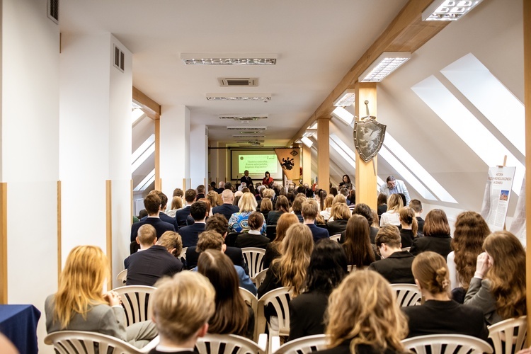 Konferencja o wkładzie zgromadzeń zakonnych w rozwój Rumi