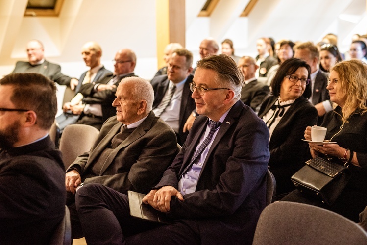 Konferencja o wkładzie zgromadzeń zakonnych w rozwój Rumi