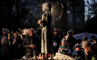 Prezydenci Ukrainy, Łotwy, Szwajcarii i premier Litwy uczcili pamięć ofiar Wielkiego Głodu