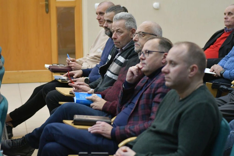 Rekolekcje dla nadzwyczajnych szafarzy Komunii Świętej w Głogowie