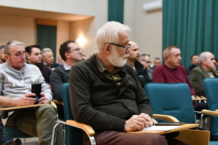 Rekolekcje dla nadzwyczajnych szafarzy Komunii Świętej w Głogowie