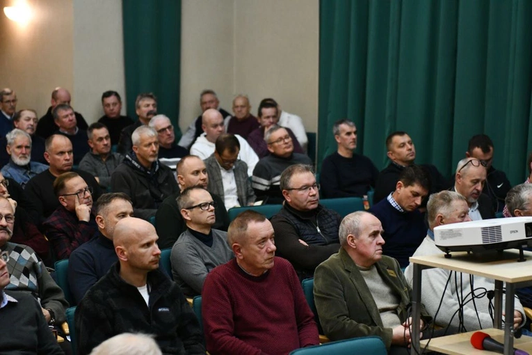 Rekolekcje dla nadzwyczajnych szafarzy Komunii Świętej w Głogowie