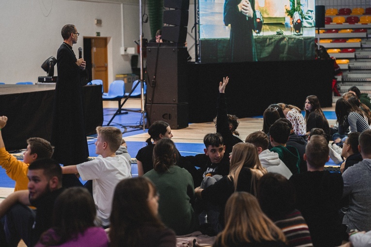Spotkanie Młodych "Radując się w nadziei" cz. 3