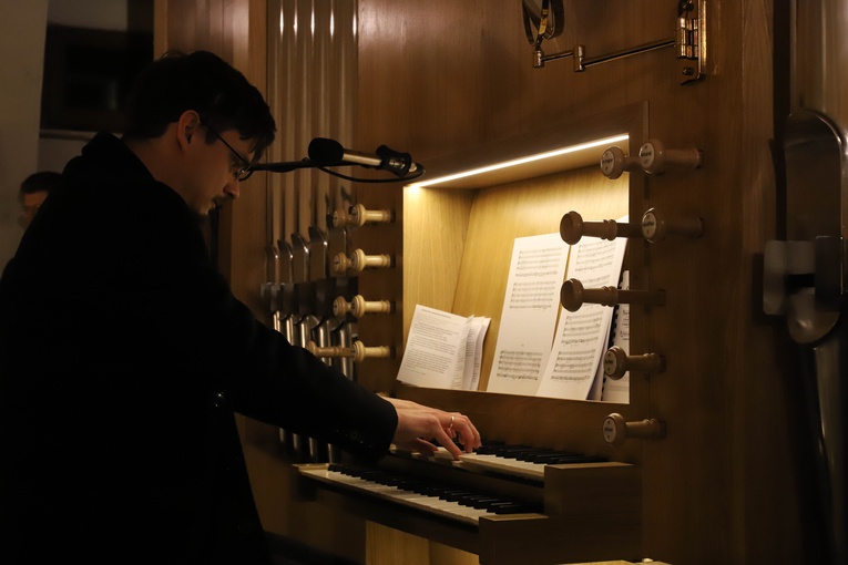 Msza św. z poświęceniem organów na os. Rybitwy-Przewóz