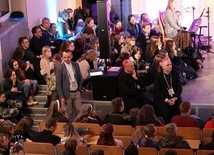 Ponad 600 młodych ludzi odpowiedziało na zaproszenie biskupa