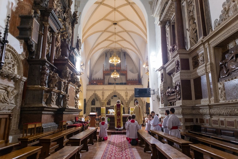 Tarnów. Kandydaci na ministrantów w katedrze