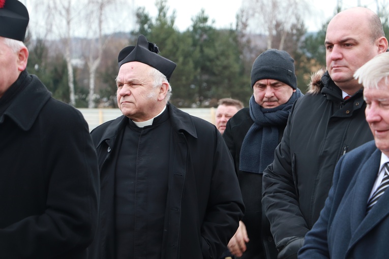 Wprowadzenie relikwii bł. rodziny Ulmów i poświęcenie ziemi pod budowę kościoła w Rawie Mazowieckiej