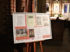 Wystawa archiwalnych dokumentów parafii