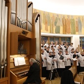 Na organach grał prof. Henryk Jan Botor.