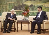 Przywódca Xi Jinping złożył kondolencje z powodu śmierci "dobrego przyjaciela" Kissingera
