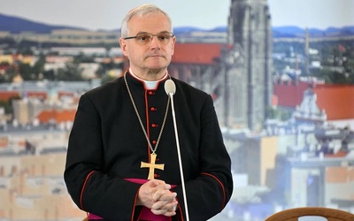 Bp Marek Mendyk.