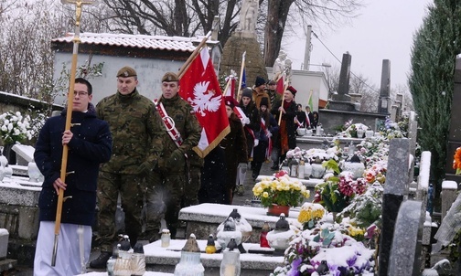 Żywczanie licznie przybyli na patriotyczną uroczystość.