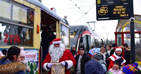 Region. Spotkaj Mikołaja na tramwajowym przystanku