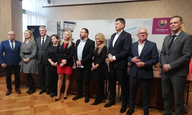 Katowice. Przygotowania do Metropolitalnej Wigilii dla Samotnych