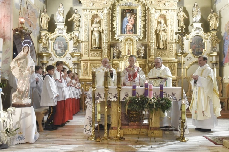 Nowi lektorzy i sztandar LSO w Łącku