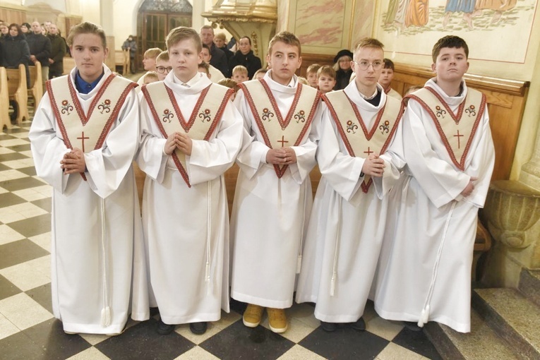 Nowi lektorzy i sztandar LSO w Łącku