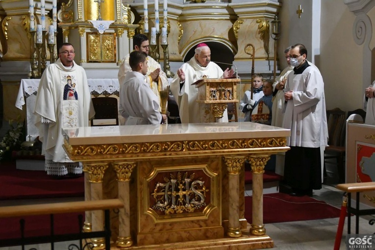 Konsekracja ołtarza w Babimoście