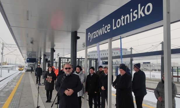 Region. W niedzielę rusza pociąg na lotnisko Katowice Airport 