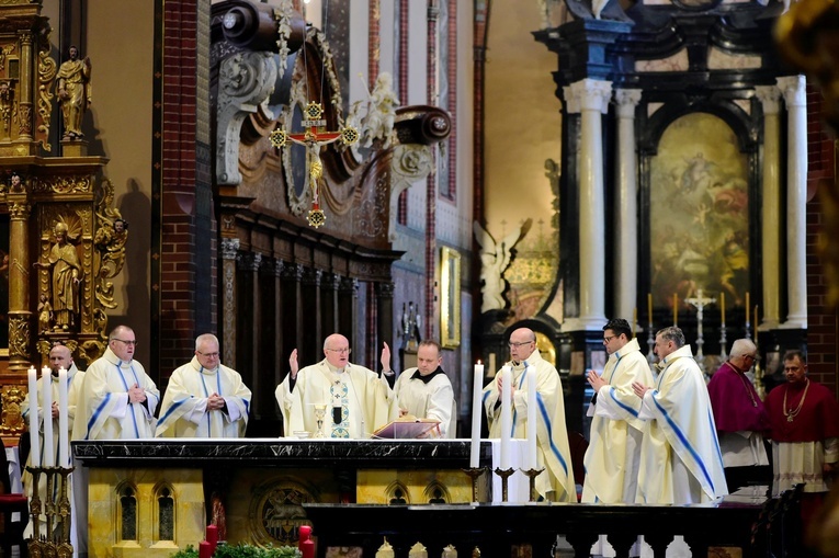 Frombork. Uroczystość zakończenia prac konserwatorskich Poliptyku Fromborskiego