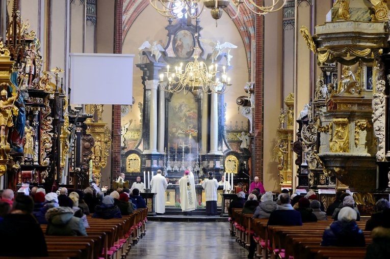 Frombork. Uroczystość zakończenia prac konserwatorskich Poliptyku Fromborskiego