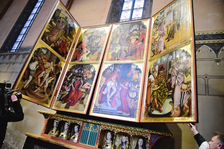 Frombork. Uroczystość zakończenia prac konserwatorskich Poliptyku Fromborskiego
