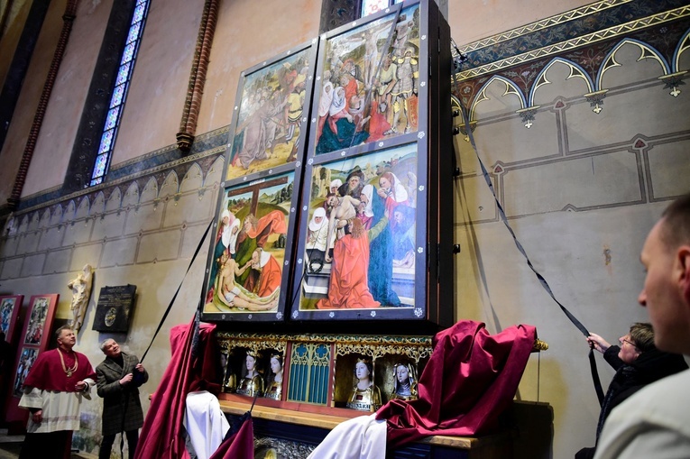 Frombork. Uroczystość zakończenia prac konserwatorskich Poliptyku Fromborskiego