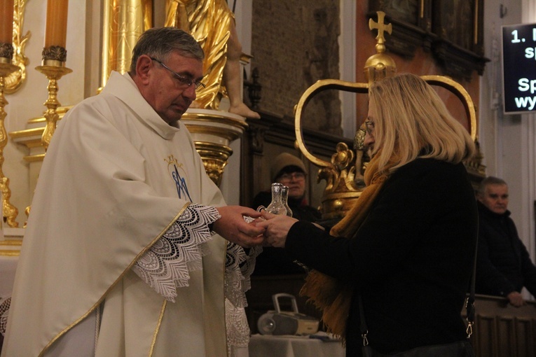 Mielec. Powstanie apostolatu Złota Róża