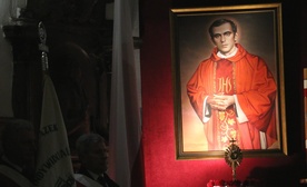 Do kościoła bernardynów w październiku zostały wprowadzone relikwie bł. ks. Jerzego Popiełuszki. 10 grudnia zostanie otwarta wystawa poświęcona patronowi NSZZ Solidarność.