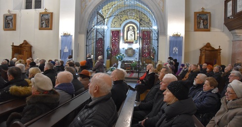 Bp Marcinkowski w Przasnyszu: Z Maryją uczyńmy miejsce Bogu w naszym życiu