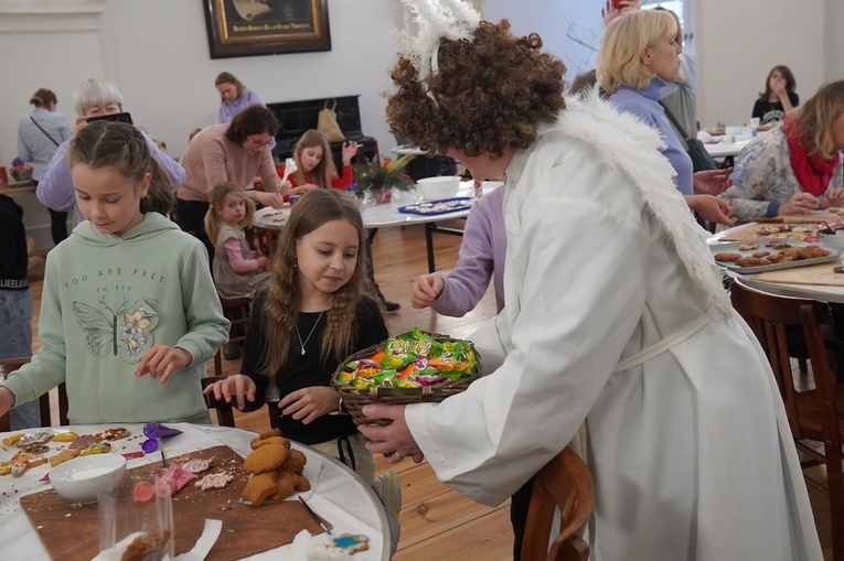 Bożonarodzeniowe warsztaty w trzebnickim klasztorze