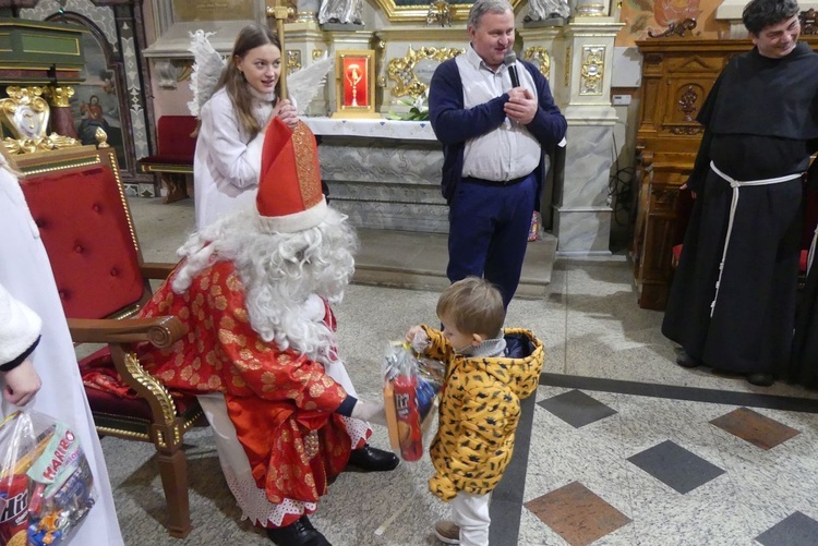 Wprowadzenie relikwii św. Mikołaja do bazyliki w Rychwałdzie