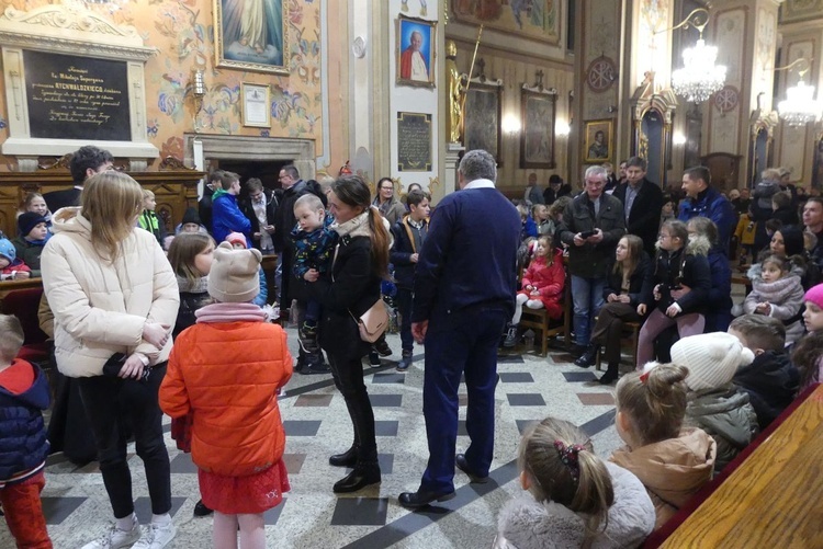 Wprowadzenie relikwii św. Mikołaja do bazyliki w Rychwałdzie